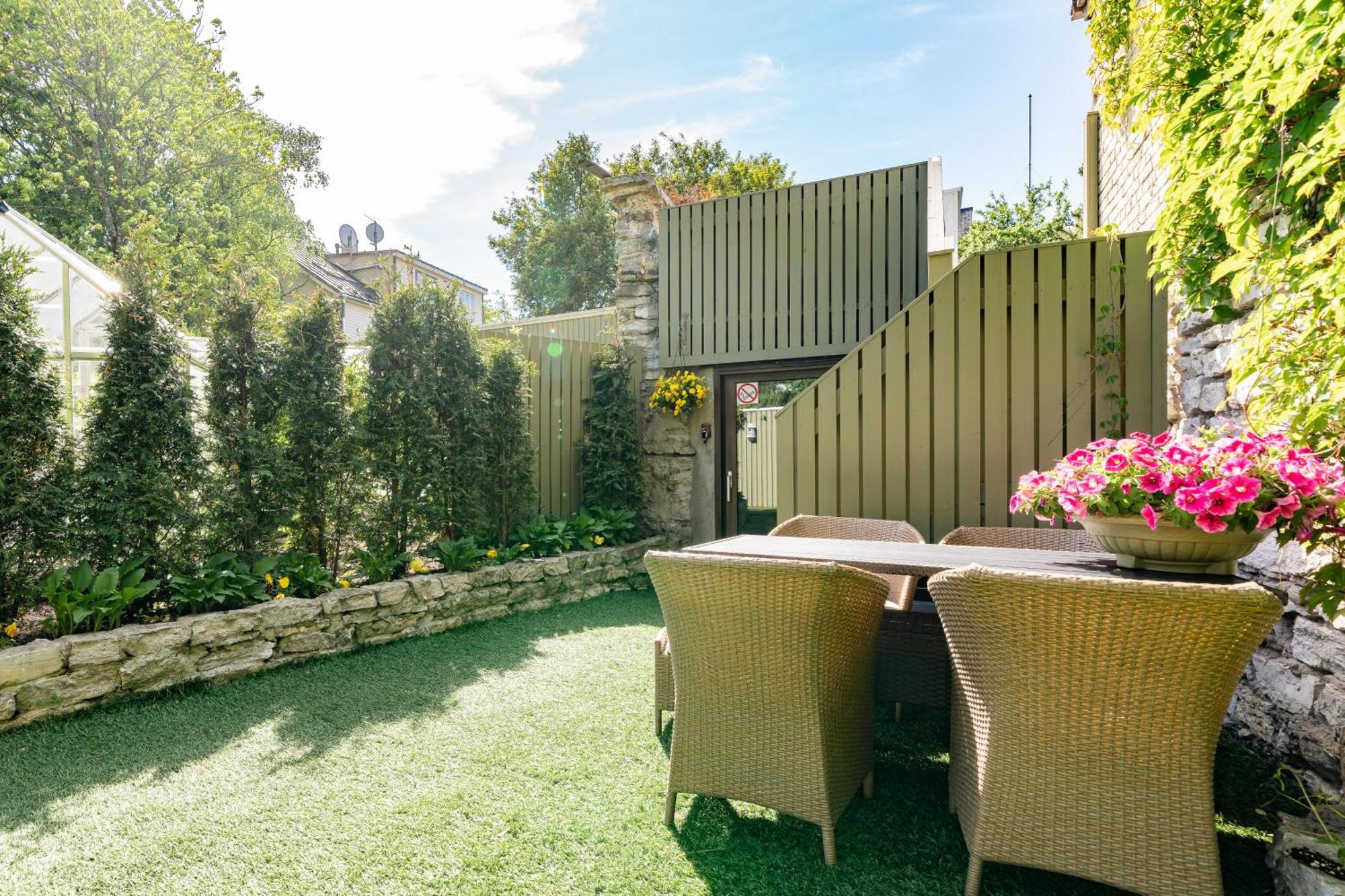 City Center Garden Camping Tallinn Exterior photo